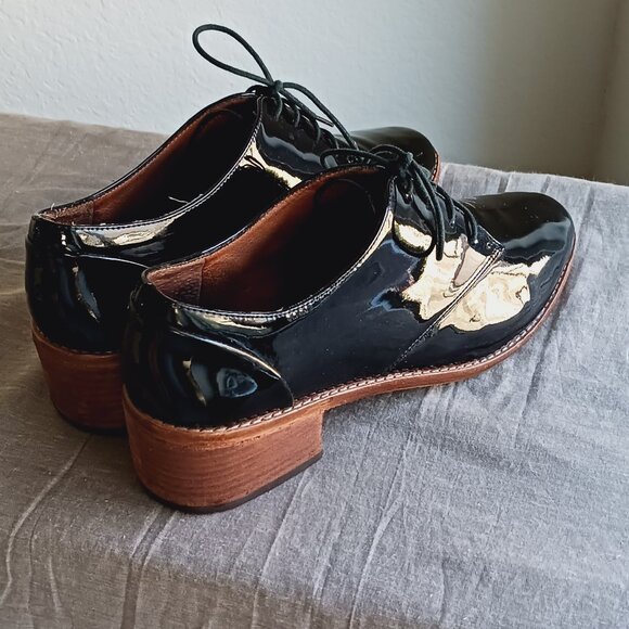 Black Patent Dressy Oxfords - Picture 4 of 9